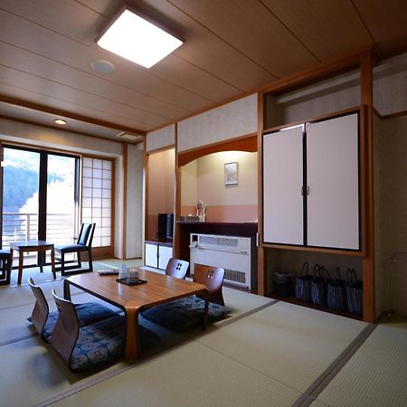 Готель Nasushiobara Ichimantei Екстер'єр фото